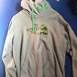 North face sweater